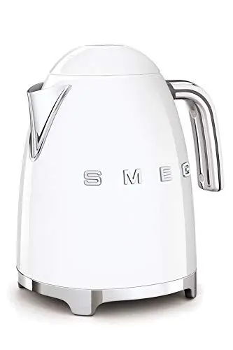 Produktbild: Smeg, KLF03WHEU 1.7L Wasserkocher, Soft-Opening-Kannenverschluss, Herausnehmbarer Anti-Kalkfilter aus Edelstahl, Automatische Abschaltung bei 100°C, Rutschfeste Stellfüße, 2400W Leistung, Weiß