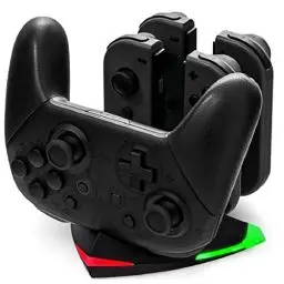 Produktbild: snakebyte Arrow Charge S - Nintendo Switch Ladestation für 4 Joy-Cons und 1 Switch Pro Controller, 5-in-1 Siwtch Ladegerät, LED-Ladestatusanzeige, inkl Type-C Kabel und Adapter für Pro Controller