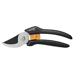Produktbild: Fiskars Bypass-Gartenschere für frische Äste und Zweige, Antihaftbeschichtet, Stahl-Klingen/FiberComp-Griffe, Schwarz/Orange, Solid, P121, 1057160