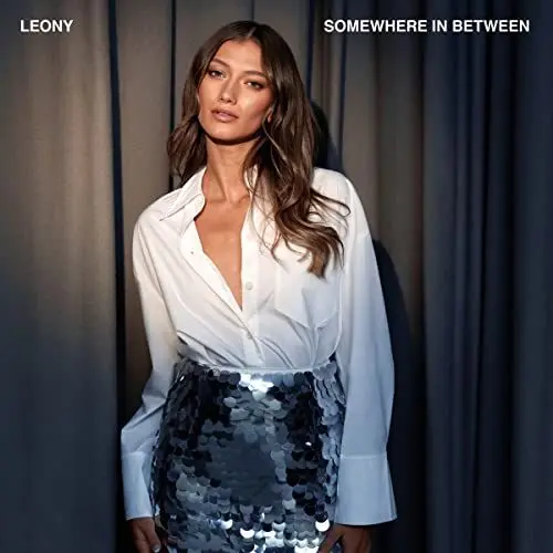 Produktbild: Somewhere in Between (2CD Digipac)
