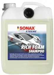 Produktbild: SONAX XTREME RichFoam Shampoo (5 Liter) mit kraftvoller Schmutzlösung und fruchtigem Berry-Duft für das komplette Fahrzeug | Art-Nr. 02485000