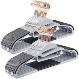 Produktbild: SONGMICS Kleiderbügel 30er Set, Anzugbügel aus Kunststoff, hochwertig, Anti-Rutsch-Design, platzsparend, 0,5 cm dick, Haken in Roségold, um 360° drehbar, 41,5 cm breit, hellgrau-dunkelgrau CRP43G30