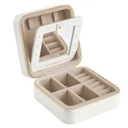 Produktbild: SONGMICS Schmuckkästchen Reise, Schmuckkasten klein, Schmuck-Reiseetui, Spiegel, Reißverschluss, Schmuckaufbewahrung tragbar, PU-Bezug, 11,4 x 11,4 x 5,5 cm, Geschenkidee, wolkenweiß JBC146BEV2