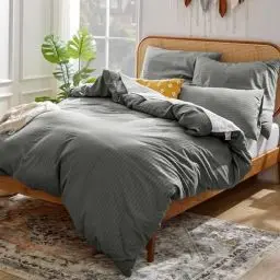 Produktbild: Sonive Deluxe Mikrofaser Bettbezug-Set mit Kissenbezug – Bettwäsche 200x200cm/ Kissenhülle 80x80cmx2, Dunkelgrau