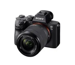 Produktbild: Sony Alpha 7 III mit 28-70mm Objektiv – Spiegellose Vollformat-Kamera mit schnellem 0,02 s Autofokus, 24,2 MP, 5-Achsen-Bildstabilisierung, 10 fps Serienaufnahme & 4K Video