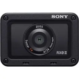 Produktbild: Sony RX0 II Creator Kit | Robuste, ultra-kompakte Kamera mit Aufnahmegriff VCT-SGR1 (1.0-Typ-Sensor, 24mm F4,0 Zeiss-Objektiv, wasserfest, 4K-Filmaufnahmen und neigbares Display für Vlogging), Schwarz