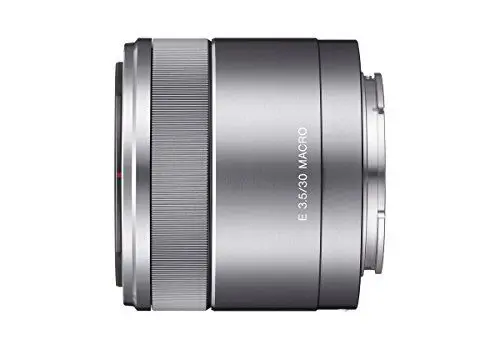 Produktbild: Sony SEL-30M35 Makro-Objektiv (Festbrennweite, 30 mm, F3.5, APS-C, geeignet für A6000, A5100, A5000 und Nex Serien, E-Mount) silber