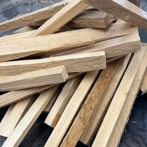 Produktbild: SOUK ONE Anfeuerholz 10 kg Anzündholz Anmachholz Brennholz Kaminholz Kaminscheit Span Smoker Grill BBQ Ofenfertig trocken Holzstücke Feuerschale Lagerfeuer (10 KG)