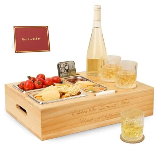 Produktbild: SOUTHGATE Couchbar Snackbox mit 3 Getränkehalter, Sofatablett mit Abnehmbarer Deckel, Couch Bar mit Dipschalen inkl. 3 Korkuntersetzer und 2 Edelstahl Snackschalen, Geschenk zum Einzug für Manne