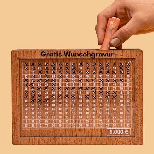 Produktbild: Spardose mit Namensgravur 5000€ • SparBox: Das Original (6 Größen) • Wiederverwendbar • mit Zahlen zum ankreuzen • Geschenk für Kinder & Erwachsene