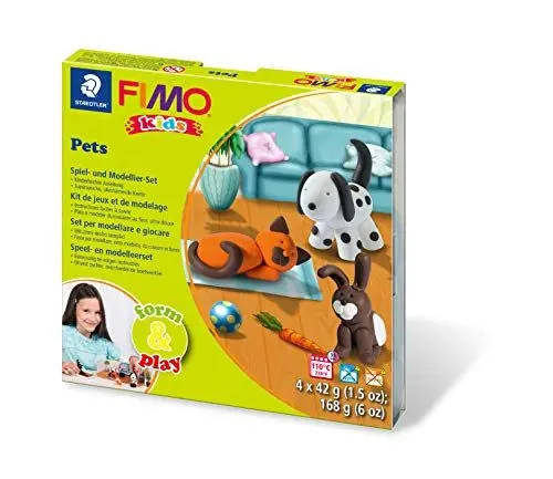 Produktbild: Staedtler 8034 02 LY Fimo kids form&play Set Pet (superweiche, ofenhärtende Knete, kinderleichte Anleitung, wiederverschließbare Box, Set mit 4 Fimo Blöcken, 1 Modellierstab und 1 Spielkulisse)