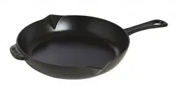 Produktbild: STAUB Bratpfanne / Schmorpfanne aus Gusseisen, 26 cm, mit Ausgießer, mit mattSchwarzer Emaillierung im Inneren der Pfanne, für alle Herdarten inkl Induktion & Backofen, Schwarz