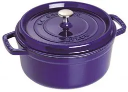 Produktbild: STAUB Gusseisen Bräter/Cocotte, Rund 24 cm, 3,8 L, Aromaregen Funktion für optimale Befeuchtung, Für alle Herdarten inkl. Induktion & Backofen, Dunkelblau