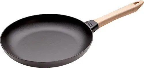 Produktbild: STAUB Gusseisen Pfanne mit Holzgriff, 28 cm, mit mattSchwarzer Emaillierung im Inneren der Pfanne, für alle Herdarten inkl Induktion & Backofen, Schwarz