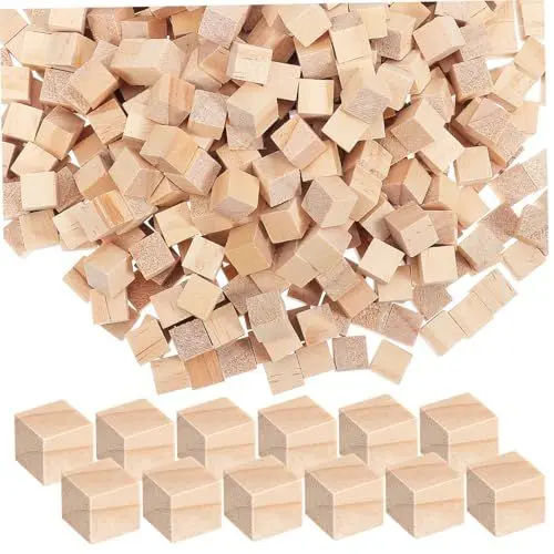 Produktbild: STOBOK 500 Stk Kiefernholzblöcke Puzzles Aus Holzwürfeln Kleine Holzwürfel Holzbausteine Zentimeter Würfel Holzklötze Zum Basteln Holzquadrate Bastelwürfel Aus Holz Würfel Bauen Hölzern
