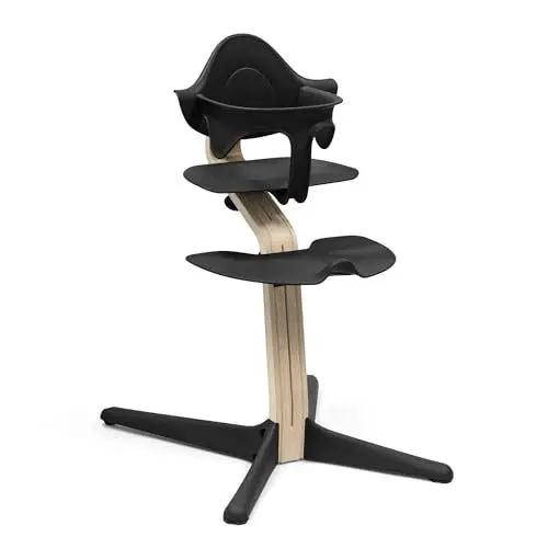 Produktbild: Stokke Nomi Stuhl + Babyset, Black - Inspiriert zu aktivem Sitzen & Bietet Unterstützung, während das Baby sitzen lernt - Bis 150 kg belastbar