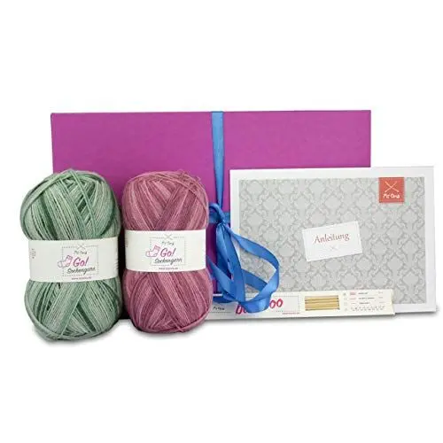 Produktbild: Stricken Geschenk -Geschenkbox Socken Stricken für Strickanfänger grün/pink - mit Strickanleitung - Sockenwolle - Nadelspiel und GRATIS Label – Strick Geschenk – Strickset Geschenk von Myoma