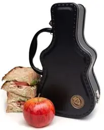Produktbild: Suck UK Guitar Lunch Box, Brotdose Im Gitarrenkoffer-Design Gitarre, Blechdose Aufbewahrungsbox Pausenbrot, Snacks, Frischhaltedose, Dose mit Tragegriff, Jausenbox und Bento für Schule