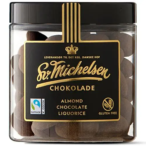 Produktbild: Sv. Michelsen Mandeln mit Lakritz Schokolade – 140g | Dänische Gourmet-Spezialität | Handgefertigte Schokolade aus Dänemark | Gourmet-Pralinen | Süßes Geschenk für Feinschmecker