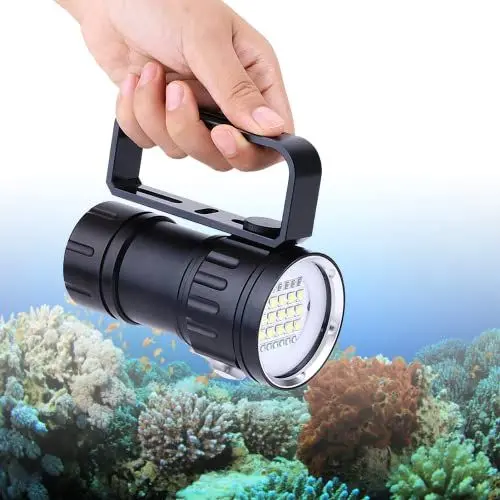 Produktbild: Tauchtaschenlampe, 180 W 18000 Lumen IPX8 Wasserdichte Tauchausrüstung, 300 M Bis 500 M Tauchlampe mit 3 Lichtern und 7 Modi, Unterwasser-Taschenlampe Zum Tauchen Im Freien
