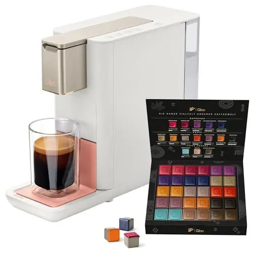 Produktbild: Tchibo Qbo ICONIC Pantone™ Premium Kapselmaschine inkl. 16 recyclebare Qbo Kapseln für Espresso, Caffè und Caffè Grande, kompaktes, innovatives Design, Muted Clay