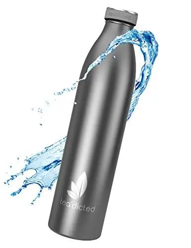 Produktbild: tea'dicted Premium Thermosflasche 1L | Auslaufsichere Edelstahl Thermoskanne | BPA-frei | Designer-Isolierkanne | 12h heiß & 18h kalt | ideal für Sport, Schule, Kinder, Outdoor UVM. (Steel Grey)