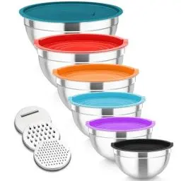 Produktbild: TEAMFAR Rührschüssel, 6 Stück Edelstahl Schüssel Set mit Luftdichtem Deckel & 3 Reibenaufsätzen, Salatschüssel für Backen Vorbereiten, Stapelbar, Spülmaschinenfest, Bunt, 4,6L/2,8L/2,5L/1,6L/1,2L/0,7L