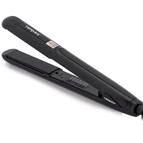 Produktbild: Termix Slim- Nano-Titan-Glätteisen, das dabei hilft, negative Ionen zu erzeugen, die sich positiv auf das Haar auswirken. schwarz