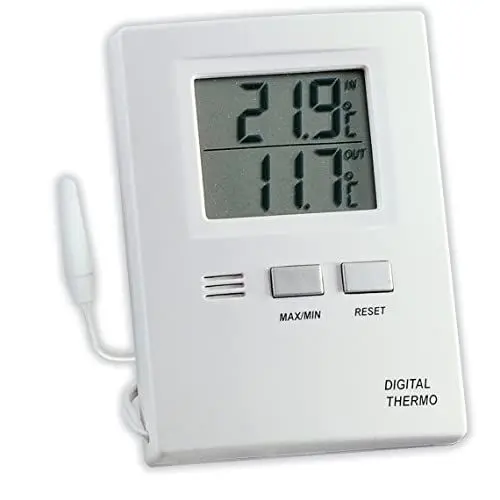 Produktbild: TFA Dostmann Digitales Innen-Außen-Thermometer, funktionales Display, Höchst- und Tiefwerte, Innen - und Außentemperatur, L 62 x B 20 (55) x H 85 mm, Weiß