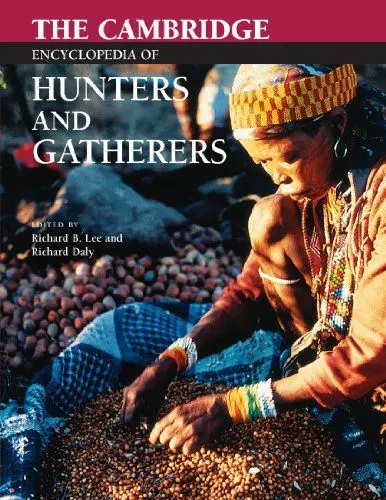 Produktbild: The Cambridge Encyclopedia of Hunters and Gatherers