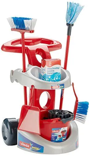 Produktbild: Theo Klein 6721 Vileda Besenwagen I Die Garnitur mit robustem Zubehör inkl. Wischmop, Eimer, Besen u.v.m. I Maße: 36 cm x 46 cm x 53 cm I Spielzeug für Kinder ab DREI Jahren