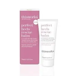 Produktbild: This Works Perfect Heels Rescue Balm, 75 ml — Natürliche Fußcreme mit ätherischen Ölen aus Baumwolldistel, Zitrone und Lavendel für rissige Fersen und trockene Haut