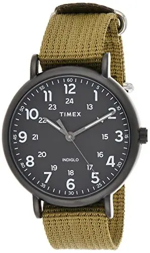 Produktbild: Timex Weekender 43mm Quarzuhr mit schwarzem Zifferblatt und olivgrünem ArmbandTW2U68200