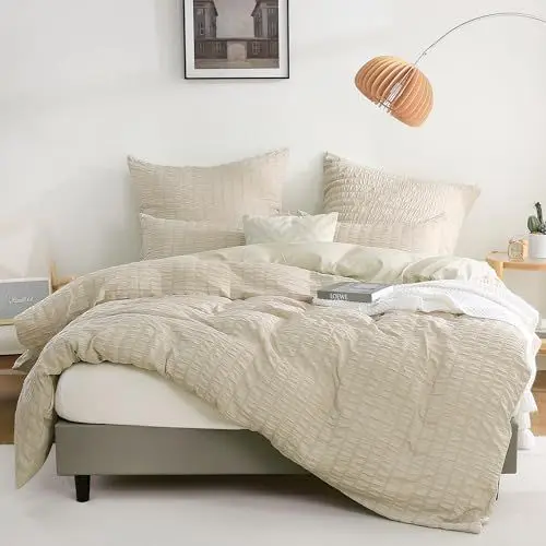 Produktbild: TOCOMOA Seersucker Bettwäsche 135x200 Sommer 2teilig - Beige Bettwäsche-Sets Geprägte Streifentextur ÖKO-TEX Zertifiziert Mikrofaser Bettbezug mit Reißverschluss, Kissenbezug 80x80 cm