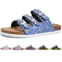 Produktbild: Torotto Pantoletten Kinder Mit Kork Hausschuhe Mädchen Jungen Schlappen Riemen Verstellbare Schnalle Rutschfeste Pantoffeln für Drinnen und Draußen(Blauer Fußball, 34EU)
