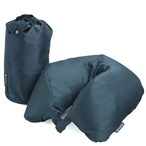 Produktbild: Nackenkissen – Komfortables Luxus Daunen-Reisekissen mit 100% Enten- & Gänsedaunen-Füllung & Baumwollsatin-Bezug – Travel Pillow für das Flugzeug mit Reisebeutel - 26cm x 31cm, Travel Blue