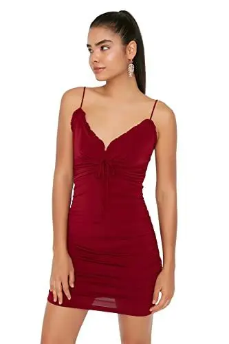 Produktbild: TRENDYOL Damen Mini Bodycon Regular Dress Kleid Schwarz-weißes Minikleid mit asymmetrischem Kragen, Burgundy, 40