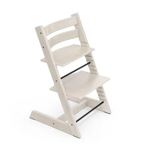 Produktbild: Tripp Trapp Stuhl von Stokke, Whitewash – Verstellbarer, anpassbarer Stuhl für Kleinkinder, Kinder & Erwachsene – Praktisch, bequem & ergonomisch – Klassisches Design