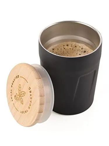 Produktbild: Troika Thermobecher mit graviertem Deckel für Heißgetränke aus Edelstahl und Bambus in der Farbe Schwarz-Braun 160ml, CUP75/BK