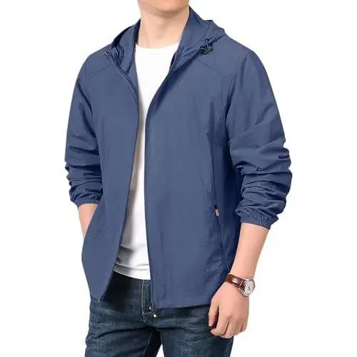 Produktbild: TTFDJG Regenjacke Herren Wasserdicht Atmungsaktiv Sommer Jacke Leicht Windjacke Dünne Sommerjacke Sportlich Übergangsjacke Männer Herbstjacke Outdoor Sportjacke mit Kapuze Ultraleichte Jacke