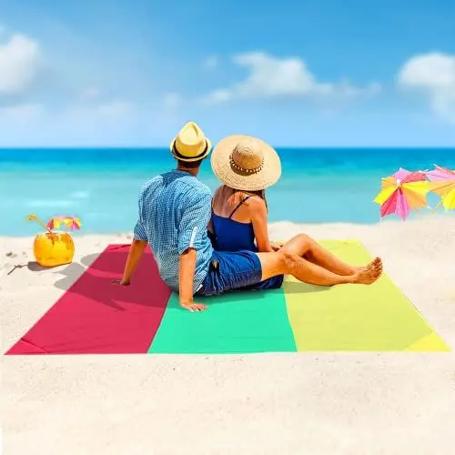 Produktbild: Udbrud Stranddecke, 210 x 200 cm Faltbare Tragbare Strandmatte Picknickdecke Stranddecke Wasserdicht mit 4 Festen Nägeln Sanddichte Strandmatte für Strand Park Camping Wandern Reisen