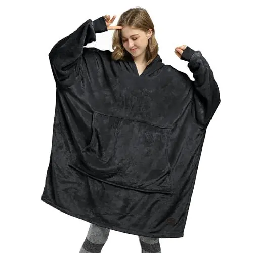 Produktbild: Übergroße Fleece Hoodie Decke Schwarz, Warme Großes Kapuzendecke Tragbare Decke zum Anziehen , Flauschige Kapuzenpulli Decke mit Ärmeln und Kapuze als Geschenkidee für Damen und Herren