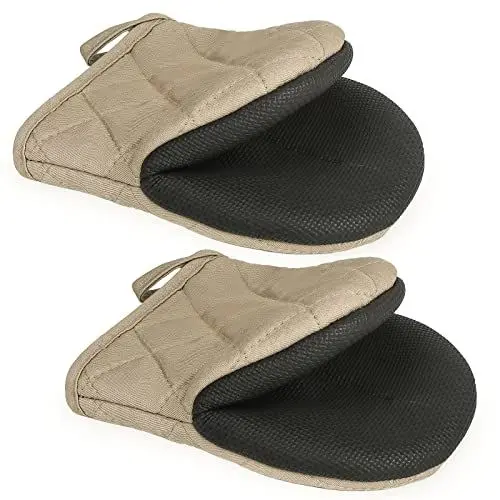 Produktbild: Ulable Mini-Ofenhandschuhe, hitzebeständig, rutschfest, Neopren, Baumwolle, mit Schlaufe zum Aufhängen, für Mikrowelle und Backofen, 2 Stück (Light Coffee)