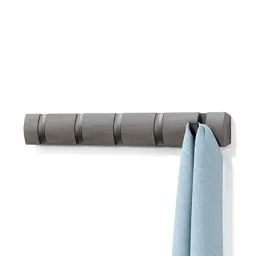 Produktbild: Umbra Flip 5 Garderobenhaken - Moderne, Schlichte und Platzsparende Garderobenleiste mit 5 Beweglichen Haken für Jacken, Mäntel, Schals, Handtaschen und Mehr, Grau/Zinnfarben