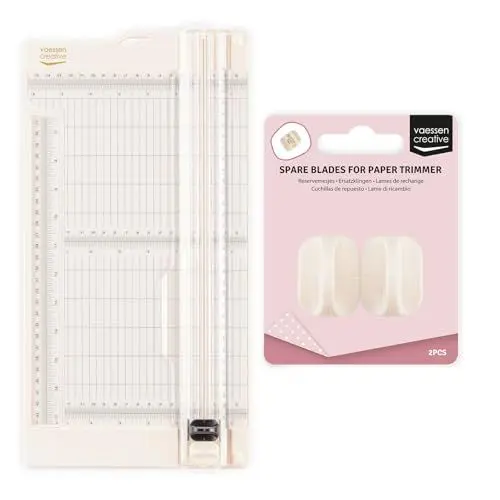 Produktbild: Vaessen Creative Papierschneider mit Falzbrett - Elfenbein - 15,2 x 30,5 cm - 2-in-1 Schneidemaschine für Scrapbooking, Karten Basteln und Papierprojekte - Inklusive 2 Ersatzklingen – Sicher Gestaltet