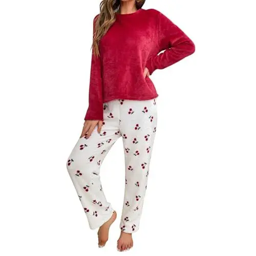 Produktbild: Vertvie Damen Niedlich Zweiteiliger Schlafanzug Flanell Kuschelig Winter Pyjama Set Plüsch Warm Nachtwäsche Rundhals Langarm Hausanzug Flauschig Weich Sleepwear Loungewear S-XL (Rot Kirsche, S)