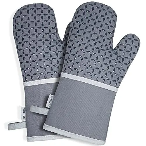 Produktbild: VHAUSE Ofenhandschuhe Paar Topfhandschuhe Hitzebeständig 235 ° C - Grau Baumwolle Backhandschuhe mit Rutschfestem Silikon Eingriff, Lange Backofen Handschuhe Kochhandschuhe für Frauen Männer