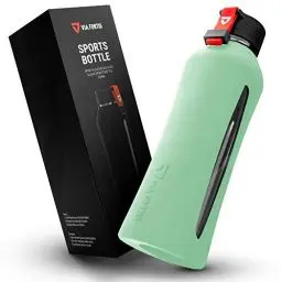 Produktbild: VIA FORTIS® Glasflasche mit hochwertiger Silikonhülle - Trinkflasche für Sport, Fitness, Gym, Fahrrad & Büro - Bruchsicher & BPA-frei - 550ml (02 - Misty Jade - Mintgrün)