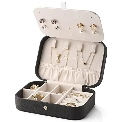 Produktbild: Vlando Schmuckkästchen Reise, Schmuckaufbewahrung Klein, Schmuckkasten Damen, Schmucktasche Leder, Reise Schmucketui, Schmuckbox Herren für Halsketten, Ohrringe
