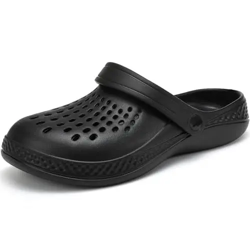 Produktbild: VOLHAL Clogs Herren Pantoletten Sommer Leicht Hausschuhe Atmungsaktiv Gartenschuhe rutschfest Weiche Strand Slippers Sandalen,(Schwarz,42/43 EU)